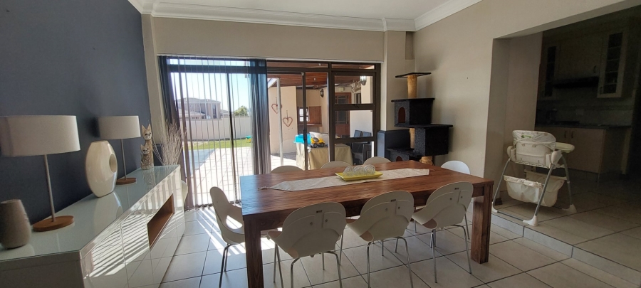 4 Bedroom Property for Sale in Country Club Western Cape